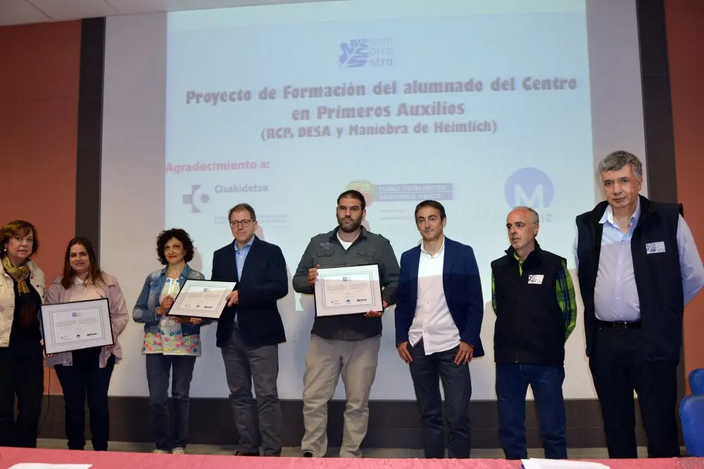 Acto de entrega de la titulación