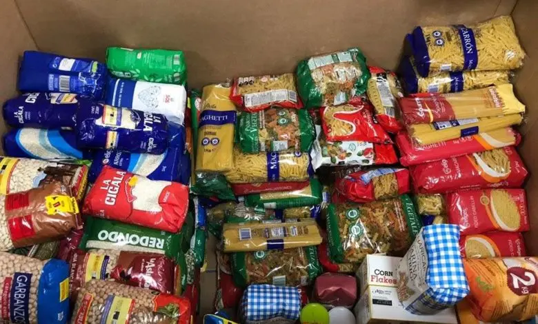 Lo más necesario es leche, aceite, legumbres, galletas, etc.