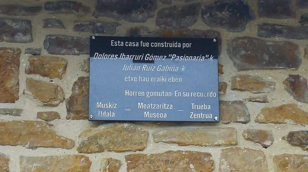 placa-muskiz-dolores-ibarruri