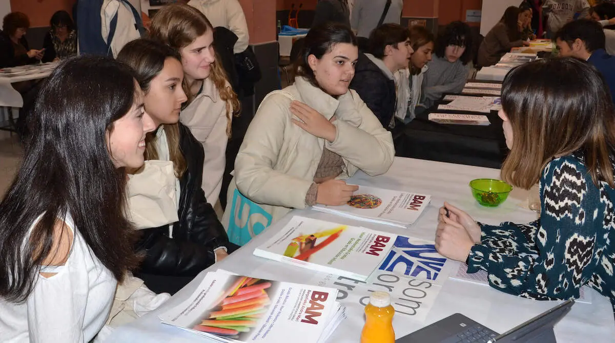 feria-orientación-universitaria-somorrostro