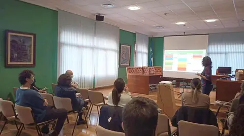 Se debe especificar el tipo de olor y su intensidad en el lugar y en el momento exacto en el que se detecte