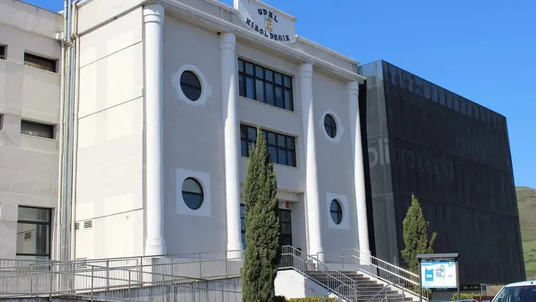 obras-humedades-polideportivo-muskiz